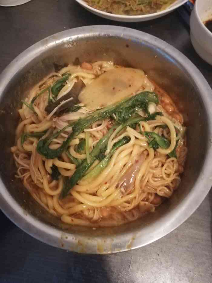 王小胖川天椒麻辣烫-"因为要去初见取98,正好赶上中午,就随便.