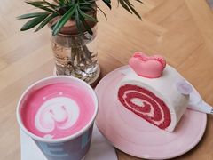 红丝绒蛋糕-WHEN PIGS FLY当猪飞