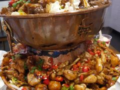香辣牛肉蛙锅-老佛爷蛙锅•鲜蛙煲(麦凯乐店)