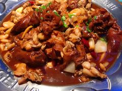 猪蹄煲加牛蛙-胖哥俩肉蟹煲(河北勒泰购物中心店)