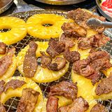 求你们赶紧去试试菠萝烤肉 香到跳脚！