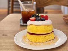 杂莓酸奶油松饼-無早咖啡