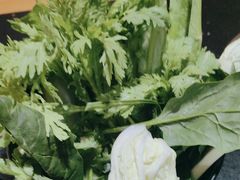 -果松木炭酸菜铜火锅·外婆参鸡汤