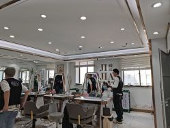 -镁连社·美联社