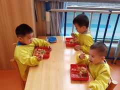 -小门牙好性格托育(北外滩中心)