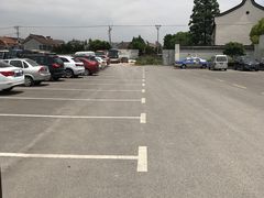 -新场古镇-停车场