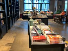 -阅西安新华书店(翠华南路店)