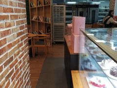-焙丽拾光(麦凯乐直营店)