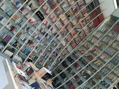 -钟书阁(松江泰晤士小镇店)