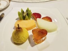 鲜果配甜点-唐阁(香港朗廷酒店)