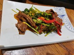 -云海肴·汽锅鸡·云南菜(天山百盛优客店)