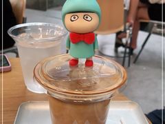 -M Stand(上海人民广场来福士店)