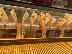 面包甜点陈列柜-爸爸糖吐司面包(宁波世纪东方店)