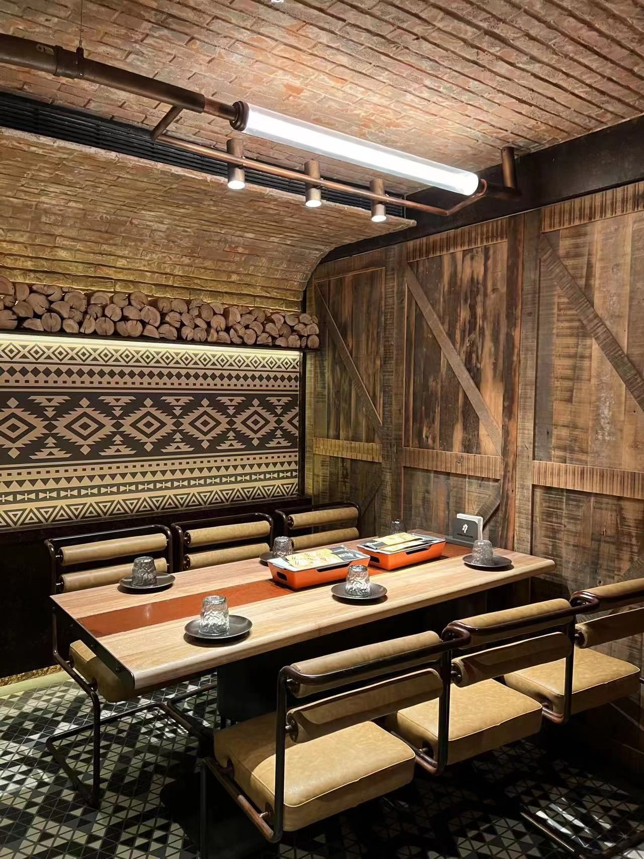 发现一家可以唱k可以撸串的好去处,野人部落,昆山中路店,装修很有趣