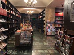 -钟书阁(松江泰晤士小镇店)