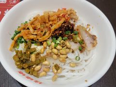 -桂姥姥·桂林卤粉·锅烧桂林米粉(莲塘店)