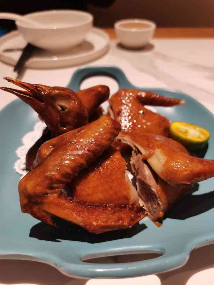 十三俏(玖洲道店)-"打卡珠海早茶店 人还是挺多的 电影很精致.