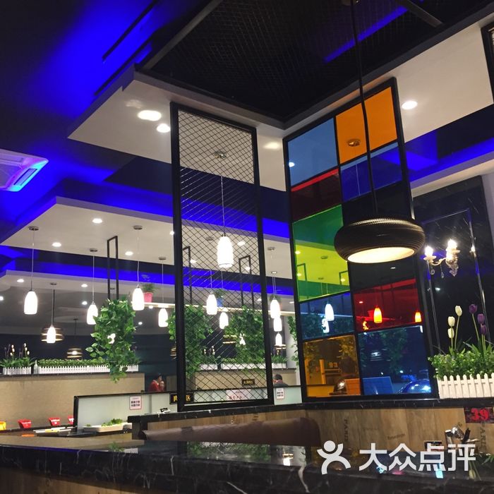 尚品宫海鲜自助烧烤火锅