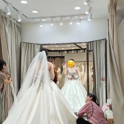 -不晚国际婚纱礼服