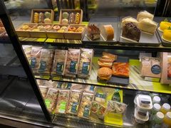 面包甜点陈列柜-星巴克臻选(深圳皇庭广场分店)