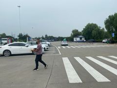 -平望服务区·停车场