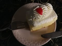 -红宝石·鲜奶小方·海派西点房(开鲁店)