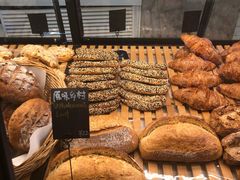 -Dough&Joe团憩(瑞虹天地月亮湾店)