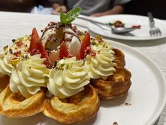 草莓芝士华夫饼-娜娜家•Nana's restaurant(国金汇店)