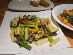 鸡枞菌炒芦笋-荣小馆(杭州大厦店)