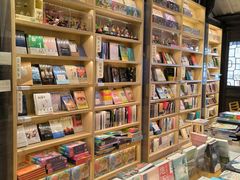 -猫的天空之城概念书店(杭州南宋御街店)