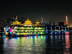 -黄浦江游览十六铺3号码头网红自助餐