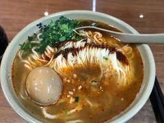 -亮亮面馆(经六路店)