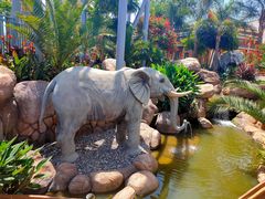 -七彩云南欢乐世界