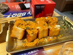 -何师烧烤·小龙虾·江湖川菜·精酿啤酒(成温店)