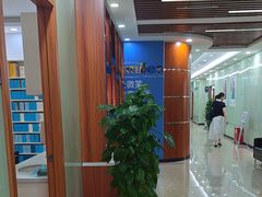 -茂菊口腔连锁(浦东南路店)