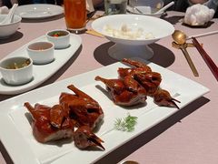 脆皮乳鸽-新荣记(BFC外滩金融中心店)