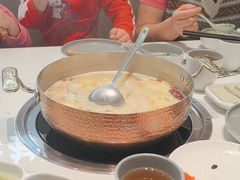 -洪氏嗨捞·广东猪肚鸡·椰子鸡火锅(西咸万象城店)