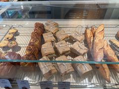 -VERIE BAKEHOUSE