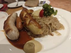 兰特自制猪肉香肠配酸菜、土豆泥-兰特伯爵西餐厅·啤酒屋(方庄店)