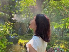 -Chom Cafe and Restaurant