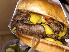 -TRIPS BURGER(大钟寺店)