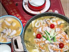 -山城外·非遗酸菜鱼(蜀都万达店)
