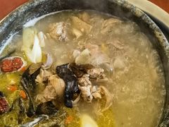 -鲁朗纳麦石锅鸡庄园