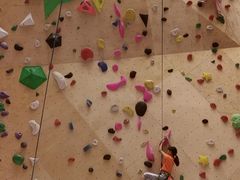 -ROCKPLUS攀岩馆(环宇城店)