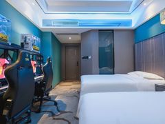 -粤塔x电竞酒店(深圳龙华大浪后浪新天地店)