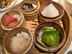 五色虾饺皇-避风塘·老港味餐厅(虹口龙之梦店)