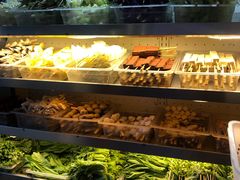 自助取餐区-万记麻辣烫国展总店