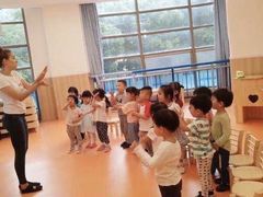 -小门牙好性格托育(北外滩中心)
