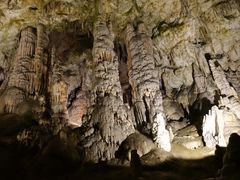 -波斯托伊纳溶洞