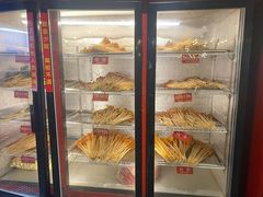 面包甜点陈列柜-钢管厂歆瑞源油卤串串香(春熙路太古里店)